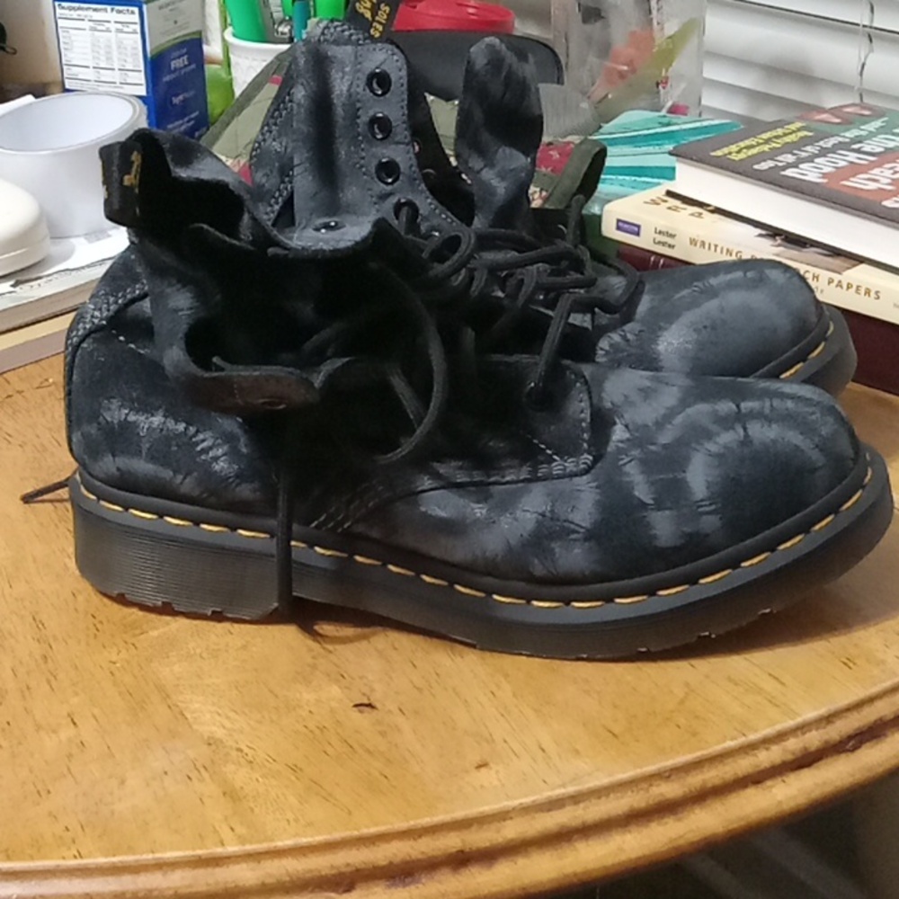 Dr. Martens Black Leather Lace-Up Boots with Yellow Accents. - Picture 15 of 15